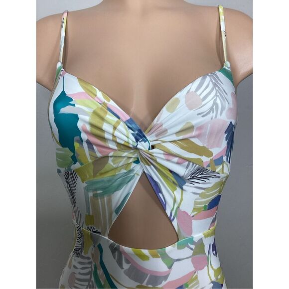 New. L*SPACE cut out one piece. Size 8. Retails $187 - Picture 6 of 9